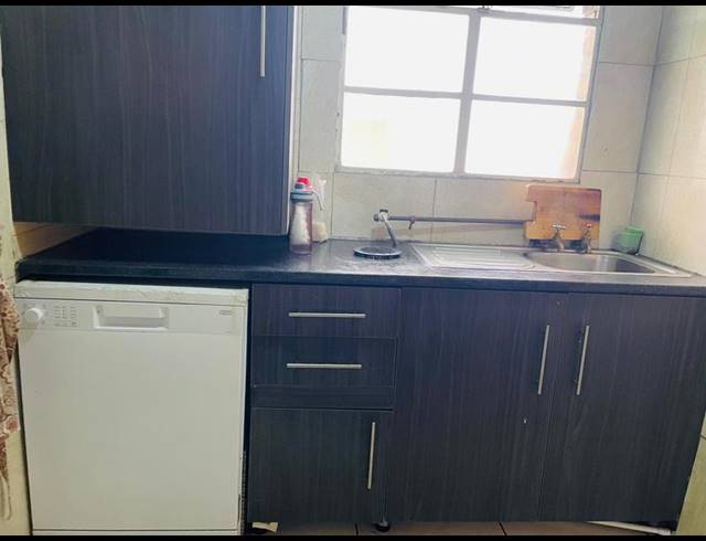 3 BEDROOM APARTMENT FOR SALE IN SUNNYSIDE